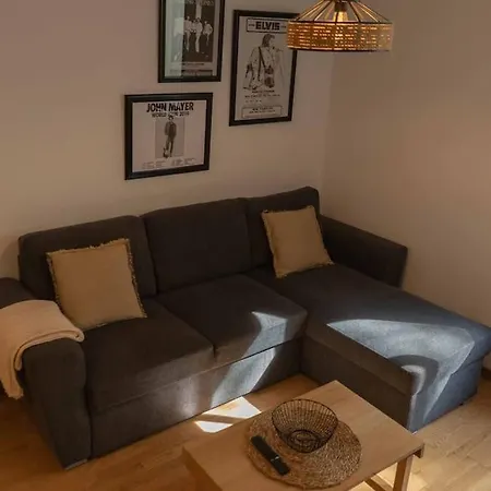 Duplex Con Encanto En 아파트 폰테데우메
