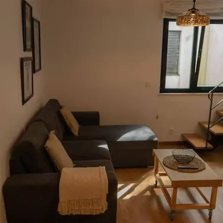 Duplex Con Encanto En 아파트
