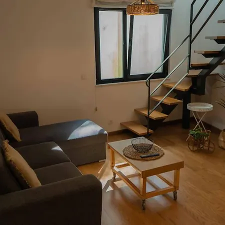 Duplex Con Encanto En 아파트 폰테데우메
